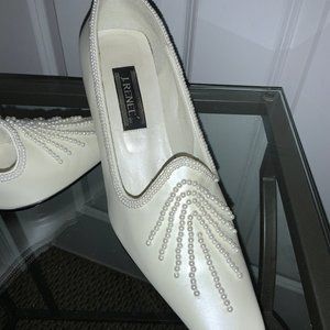 J. Renee Ivory Satin Pump w/ Pearl Detail Size 9.5